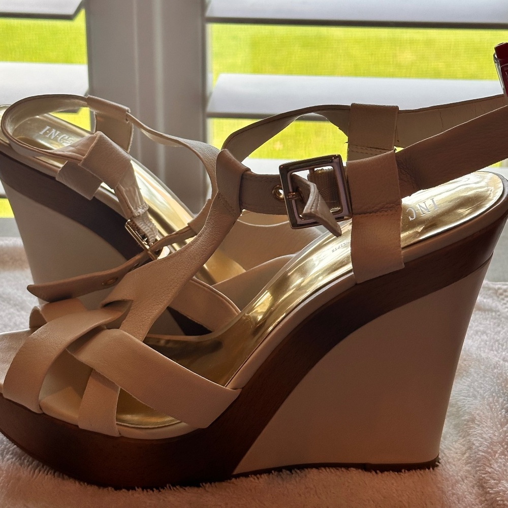 White and gold wedge heels